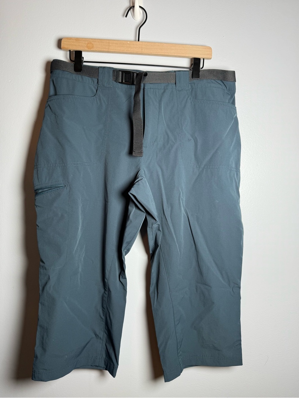Eastern Mountain Sports Slate-Blue Women's Capris with Built-In Belt
